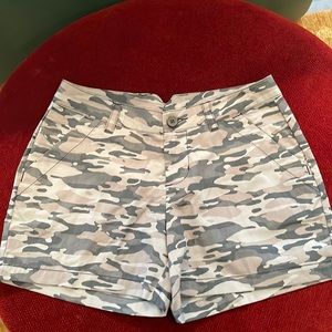 Columbia Camo Shorts NWOT